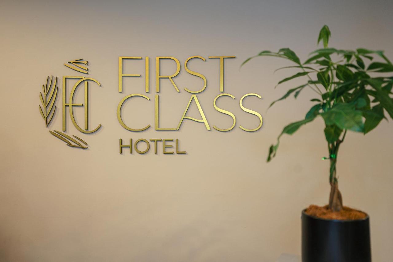 First Class Hotel Medellín Extérieur photo