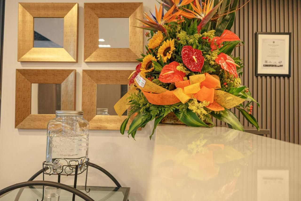 First Class Hotel Medellín Extérieur photo