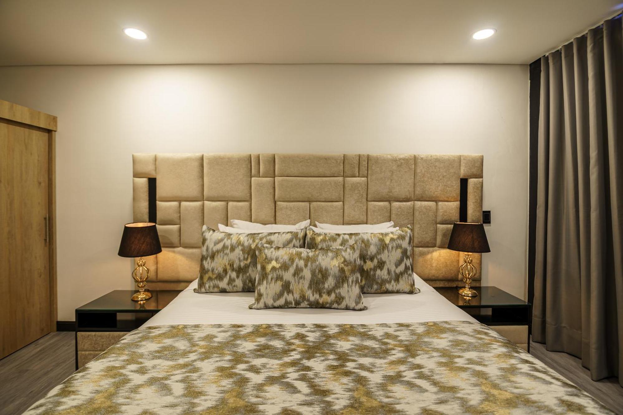First Class Hotel Medellín Extérieur photo
