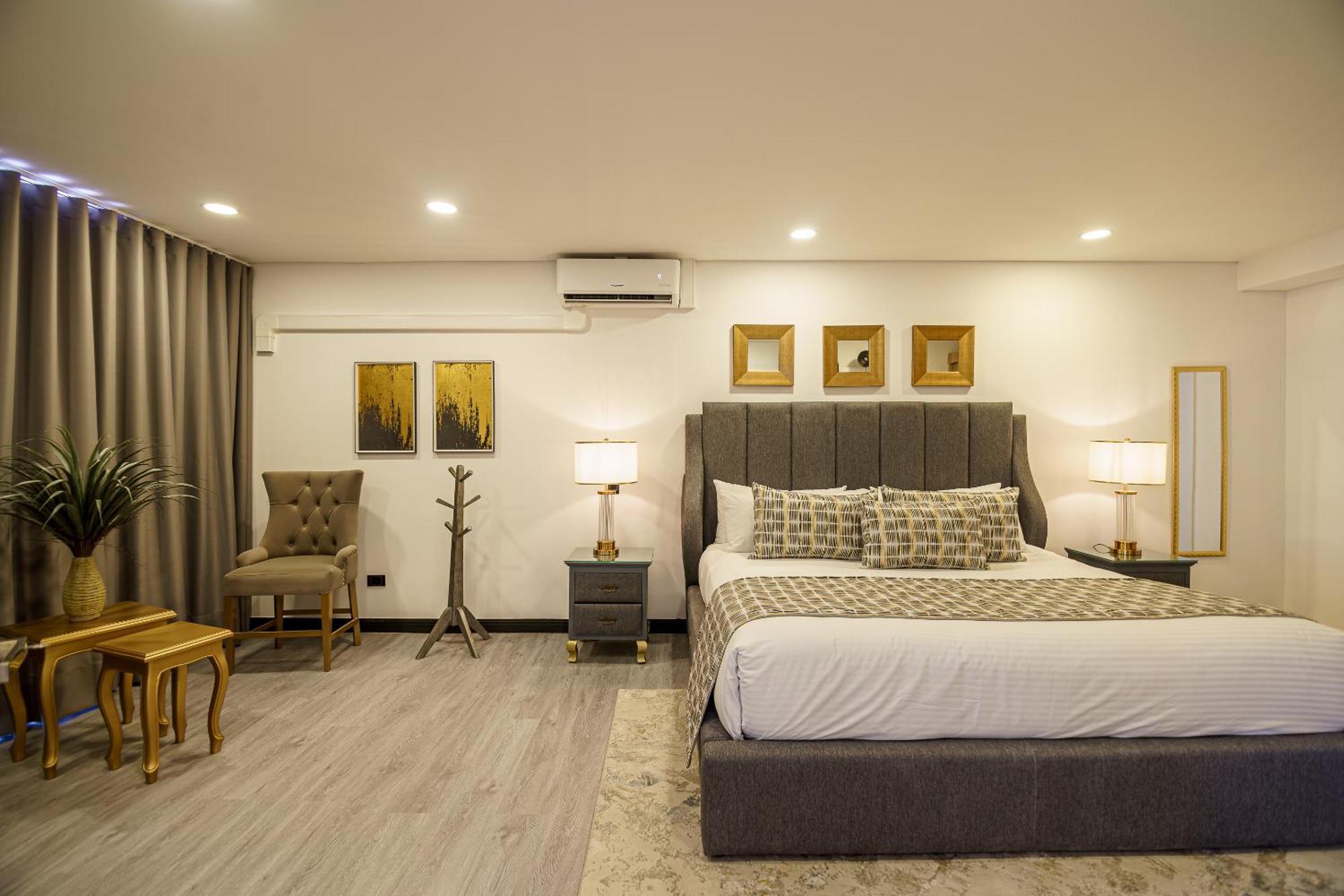 First Class Hotel Medellín Extérieur photo